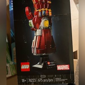 LEGO Marvil 76223 Iron man building set for Adults +18 (680pieces)